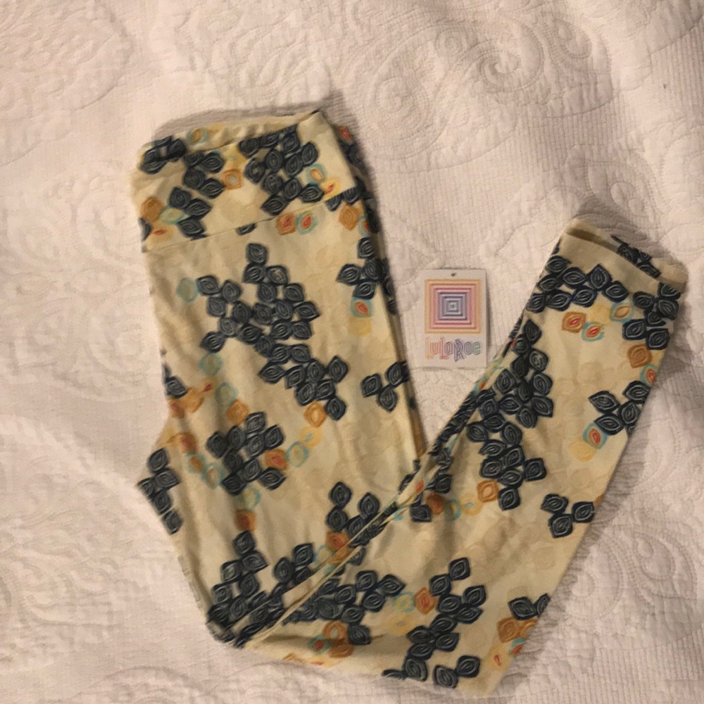 LulaRoe tall and curvy leggings